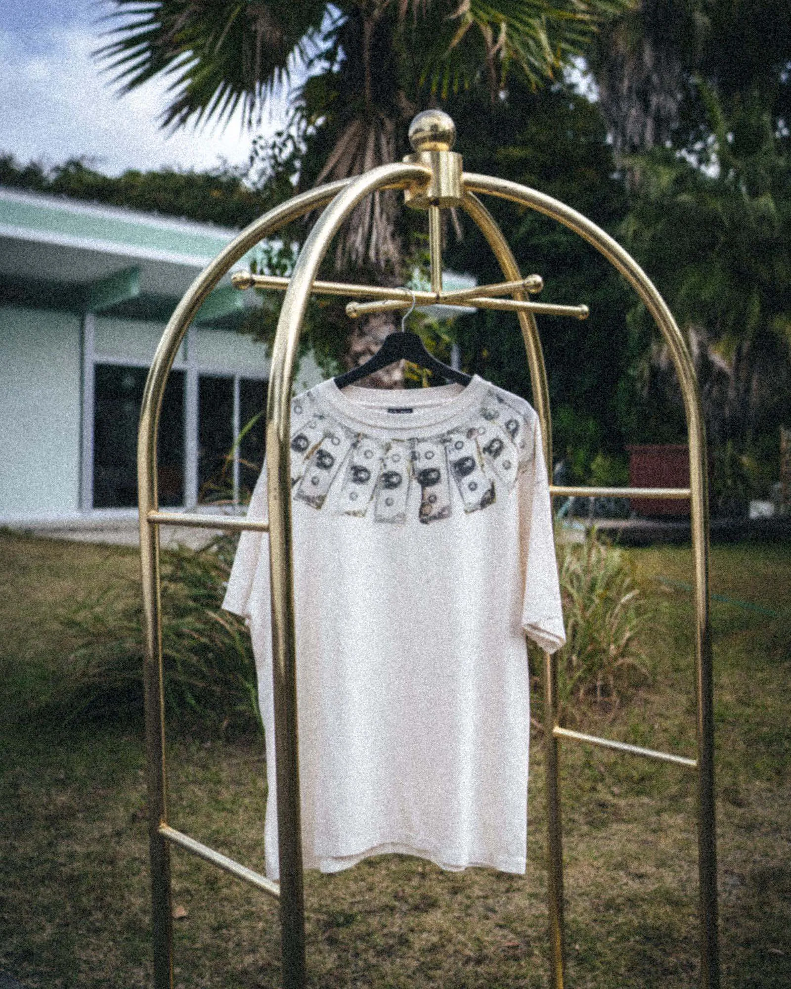 SAINT Mxxxxxx MONEY TEE/WHT dollar necklace, retro short-sleeved, off-white S-XL, ready-to-wear, washed and distressed, authentic level printing, correct accessories/with little angel logo